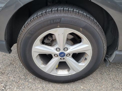 Used 2019 Ford Edge SE FWD image 7