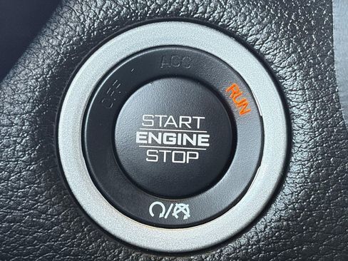 Used 2024 RAM 1500 Laramie AWD/4WD image 22