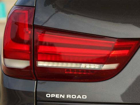 Used 2015 BMW X5 xDrive50i AWD/4WD image 38
