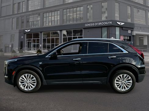 Used 2024 Cadillac XT4 Luxury w/ Cold Weather Package AWD/4WD image 2