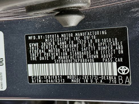 Used 2019 Toyota Corolla LE w/ Carpet Mat Package (TMS) FWD image 12