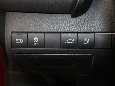 Used 2018 Toyota Camry SE FWD image 21