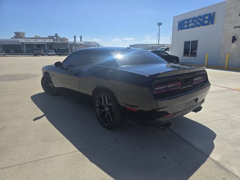 Used 2023 Dodge Challenger R/T w/ Blacktop Package image 5