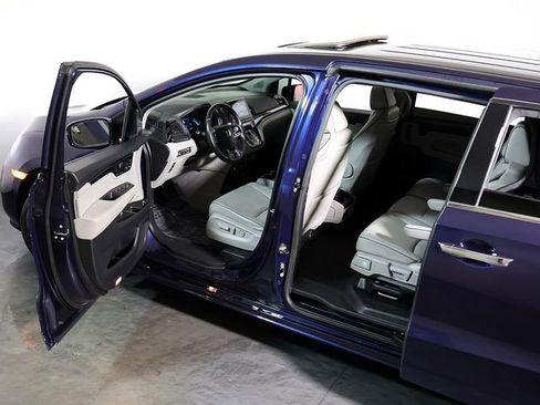 Used 2022 Honda Odyssey Elite image 5