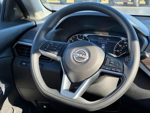 Used 2024 Nissan Altima 2.5 SV image 12