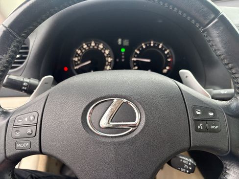Used 2010 Lexus IS 350C w/ Luxury Pkg RWD image 11