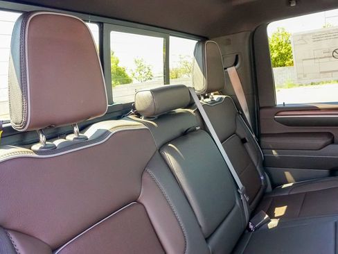 New 2026 GMC Sierra 2500 Denali w/ Denali Reserve Package AWD/4WD image 15
