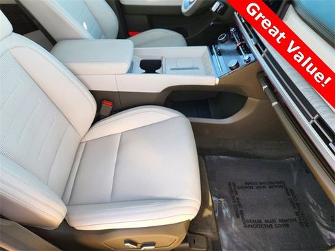 Certified 2025 Hyundai Santa Fe Calligraphy image 9