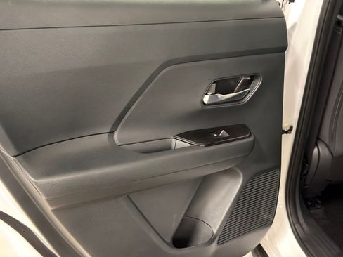 Used 2025 Nissan Kicks SV FWD image 36