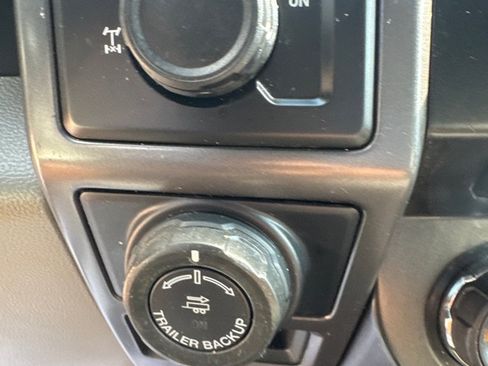 Used 2016 Ford F150 XLT w/ Equipment Group 302A Luxury RWD image 15