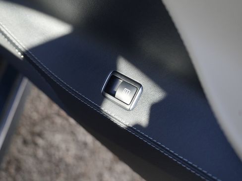 Used 2013 Tesla Model S Performance image 30