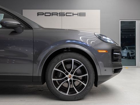 Certified 2025 Porsche Cayenne Coupe image 11