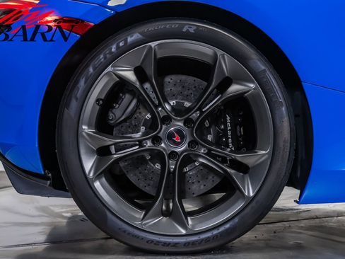 Used 2018 McLaren 720S Performance RWD image 16