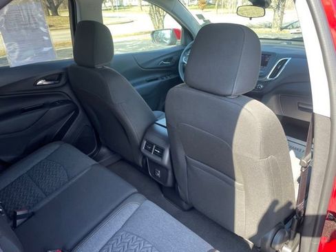 Used 2024 Chevrolet Equinox LT image 37