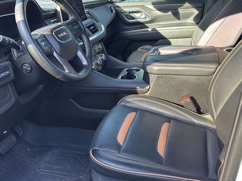 Used 2023 GMC Yukon AT4 w/ Technology Package image 9