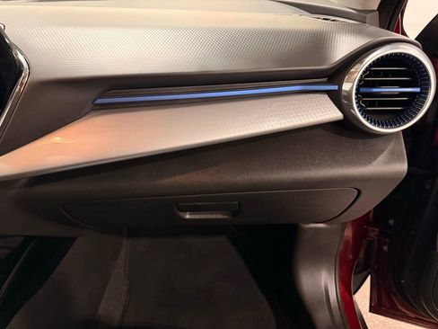 Used 2025 Chevrolet Trax LT w/ LT Convenience Package image 26