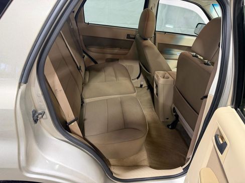 Used 2010 Ford Escape XLT image 15