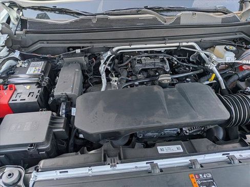 New 2026 Chevrolet Colorado ZR2 AWD/4WD image 16