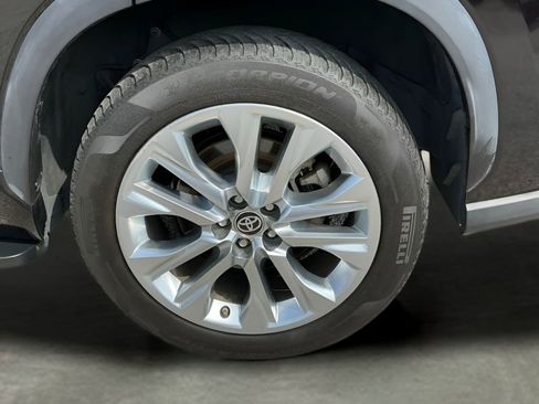 Used 2020 Toyota Highlander Limited image 21