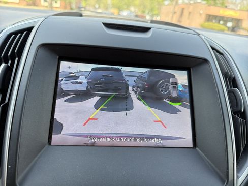 Used 2020 Ford Edge SEL w/ Convenience Package AWD/4WD image 19