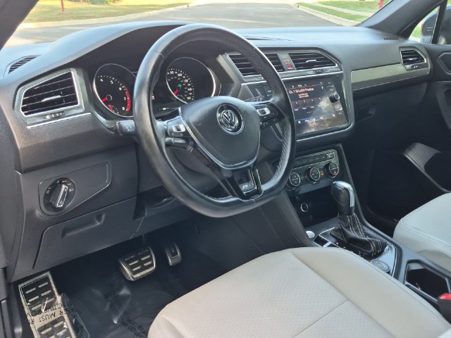Used 2021 Volkswagen Tiguan SE R-Line AWD/4WD image 29