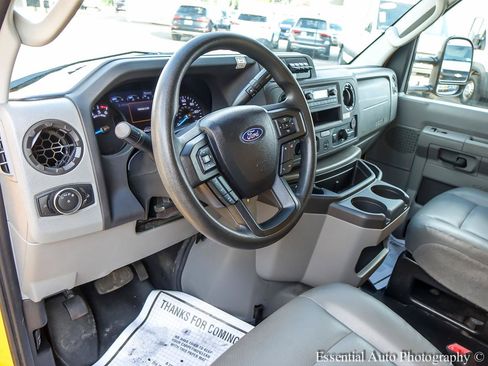 Used 2022 Ford E-350 and Econoline 350 Super Duty RWD image 11