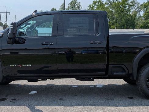 New 2026 GMC Sierra 2500 AT4 w/ AT4 Premium Plus Package AWD/4WD image 7