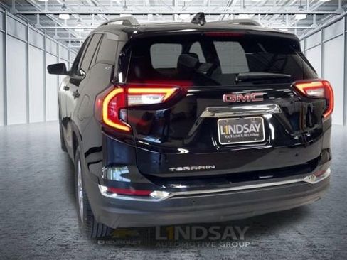Used 2023 GMC Terrain SLT FWD image 8