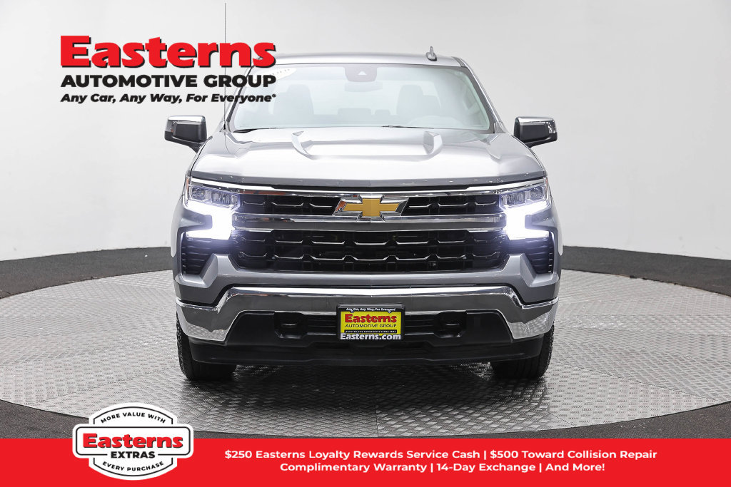 Used 2024 Chevrolet Silverado 1500 LT AWD/4WD image 3