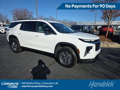 Used 2025 Chevrolet Traverse LT