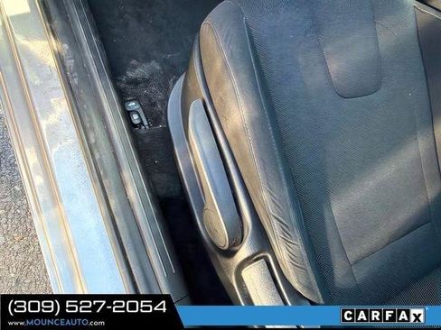 Used 2024 Hyundai Elantra SE FWD image 11