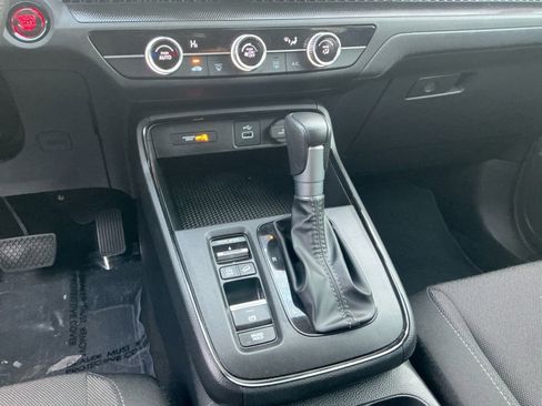 Used 2025 Honda CR-V LX image 12
