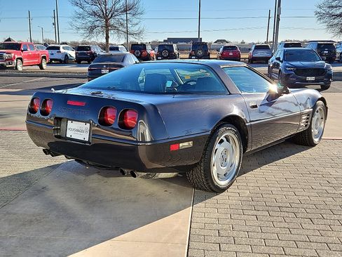 Used 1991 Chevrolet Corvette image 4