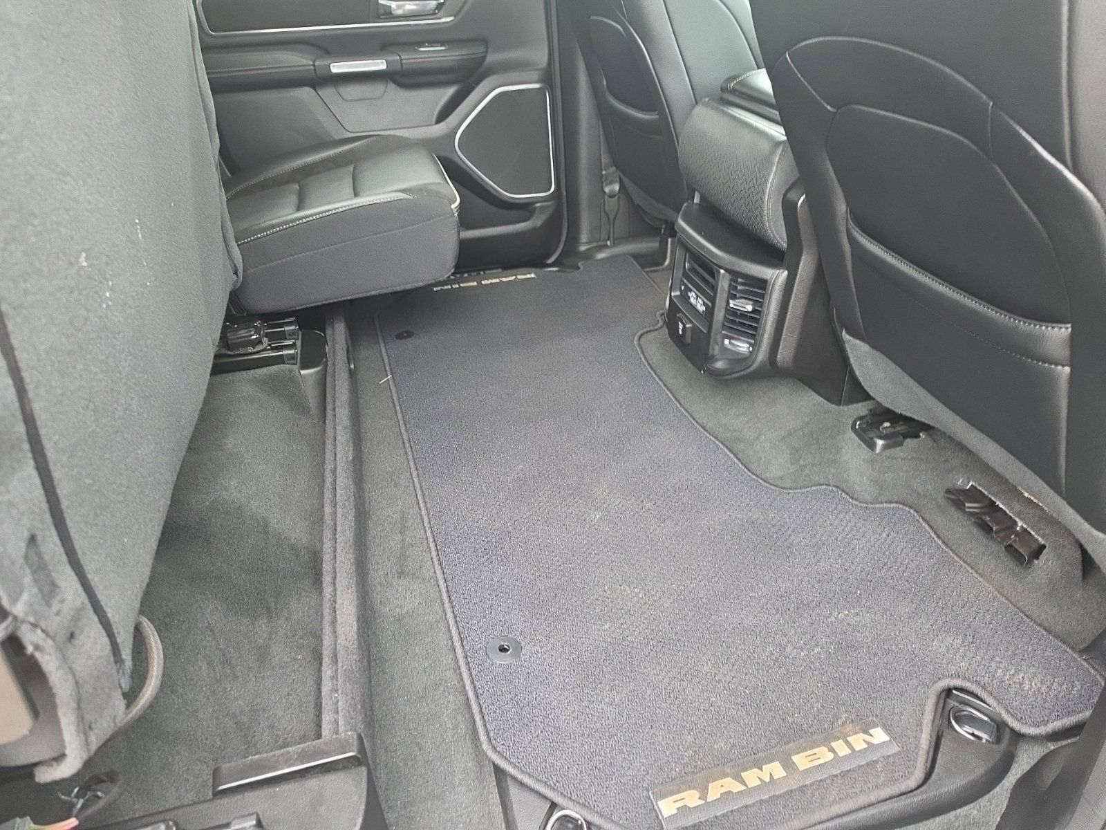 Used 2022 RAM 1500 Laramie AWD/4WD image 22