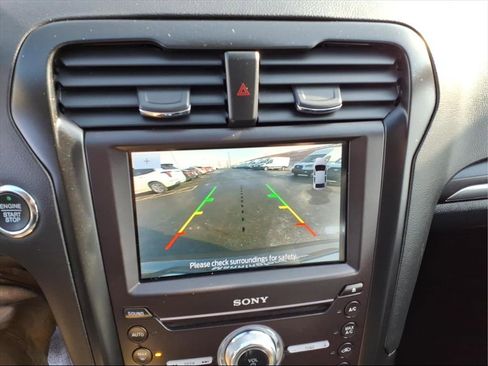 Used 2020 Ford Fusion Titanium image 10