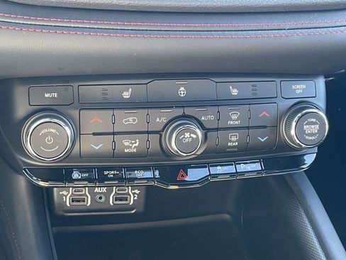 Used 2024 Dodge Durango GT image 6