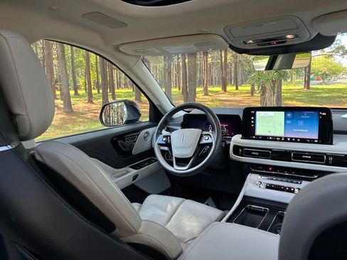 Certified 2025 Lincoln Aviator Reserve w/ Luxury Package AWD/4WD image 25