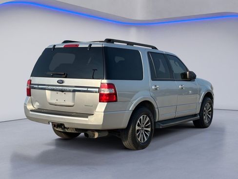 Used 2017 Ford Expedition XLT RWD image 5