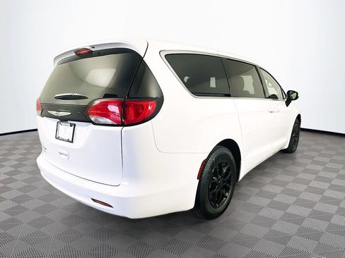 Certified 2023 Chrysler Voyager LX FWD image 11