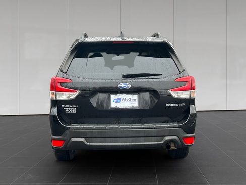 Used 2023 Subaru Forester Premium image 4