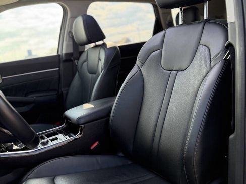 Used 2023 Kia Sorento SX image 11