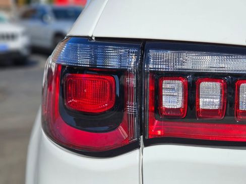 New 2025 Jeep Compass Limited w/ Sun & Sound Group image 9