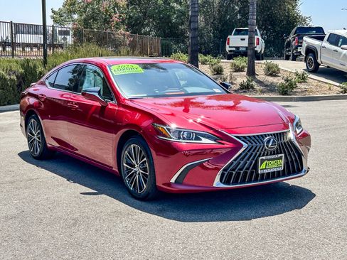 Used 2025 Lexus ES 300h w/ Premium Package FWD image 3
