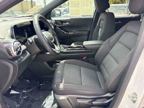 Used 2025 Chevrolet Equinox LT AWD/4WD image 24