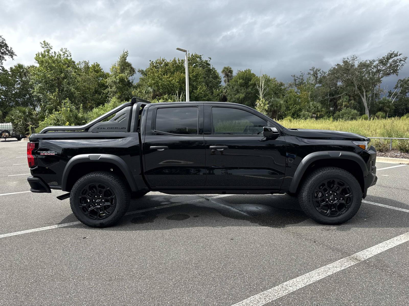 New 2026 Chevrolet Colorado Trail Boss w/ Midnight Edition AWD/4WD image 2