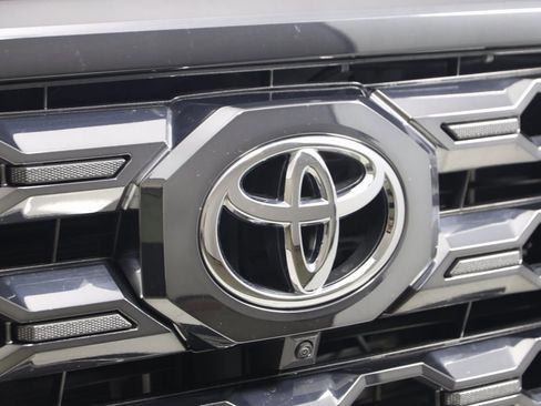 Used 2025 Toyota Tundra Platinum image 17