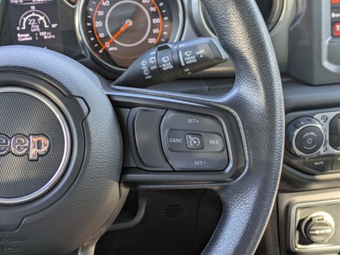 Used 2022 Jeep Wrangler Unlimited Sport image 18