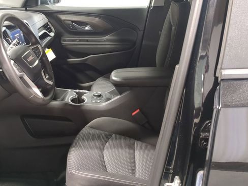 Used 2023 GMC Terrain SLE w/ Driver Convenience Package image 16
