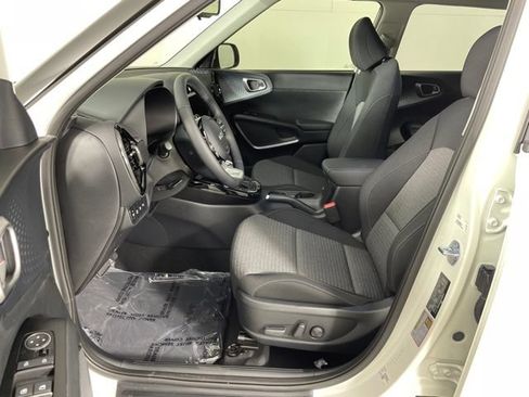 Used 2023 Kia Soul EX FWD image 13