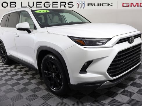 Used 2024 Toyota Grand Highlander XLE image 1